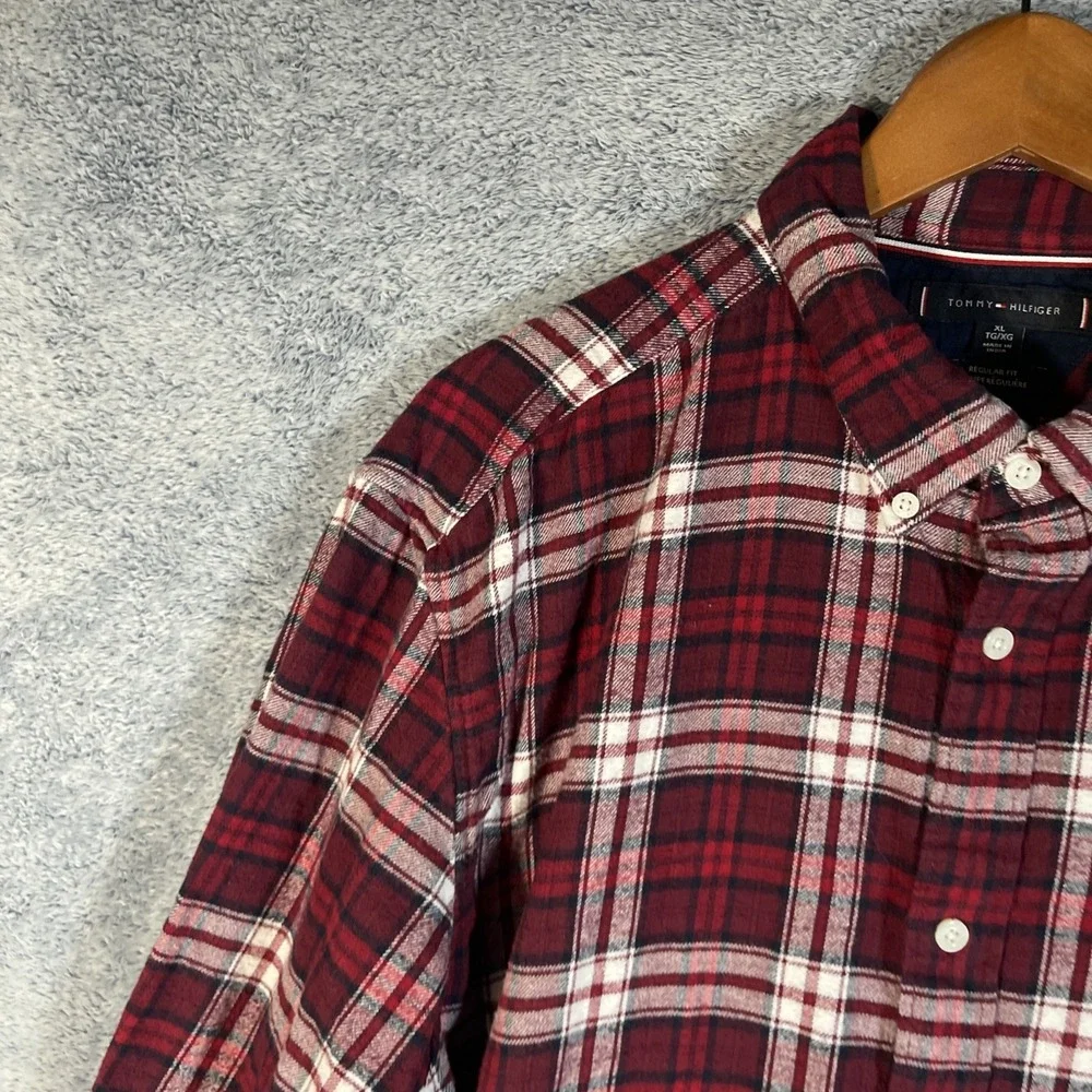 Tommy Hilfiger Men's XL Regular Fit Long Sleeve Flannel Shirt Red White Plaid‎